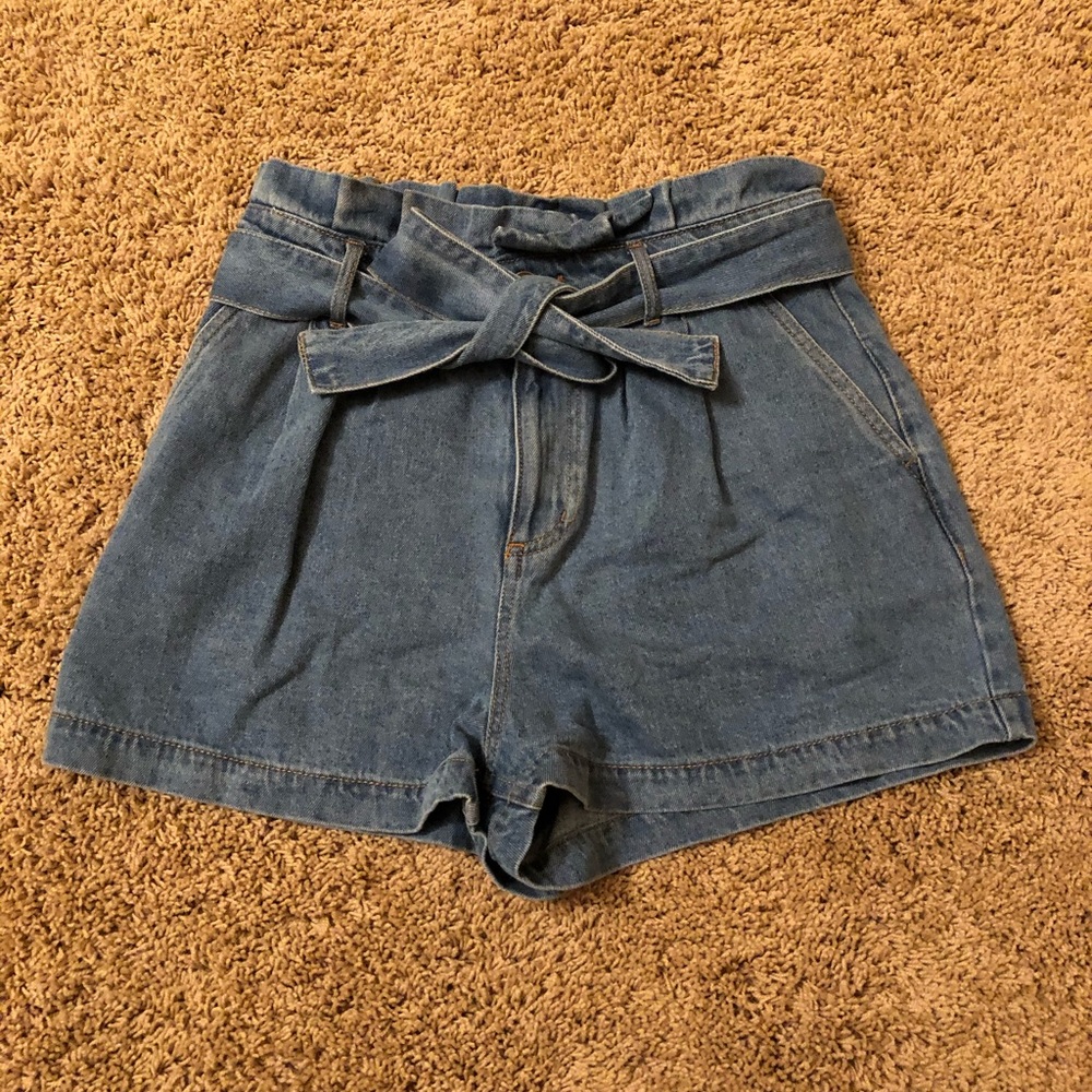 Paper-bag shorts